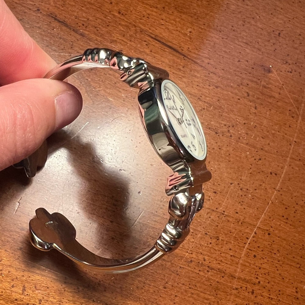 Peck & Peck silver toned quartz watch - Picture 3 of 6